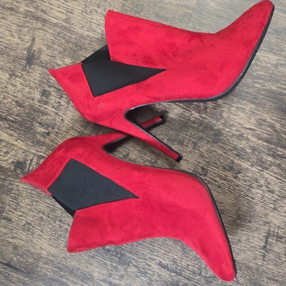 💥DELICIOUS SZ 10 red velvet heel booties 4"  excellent - Picture 1 of 6